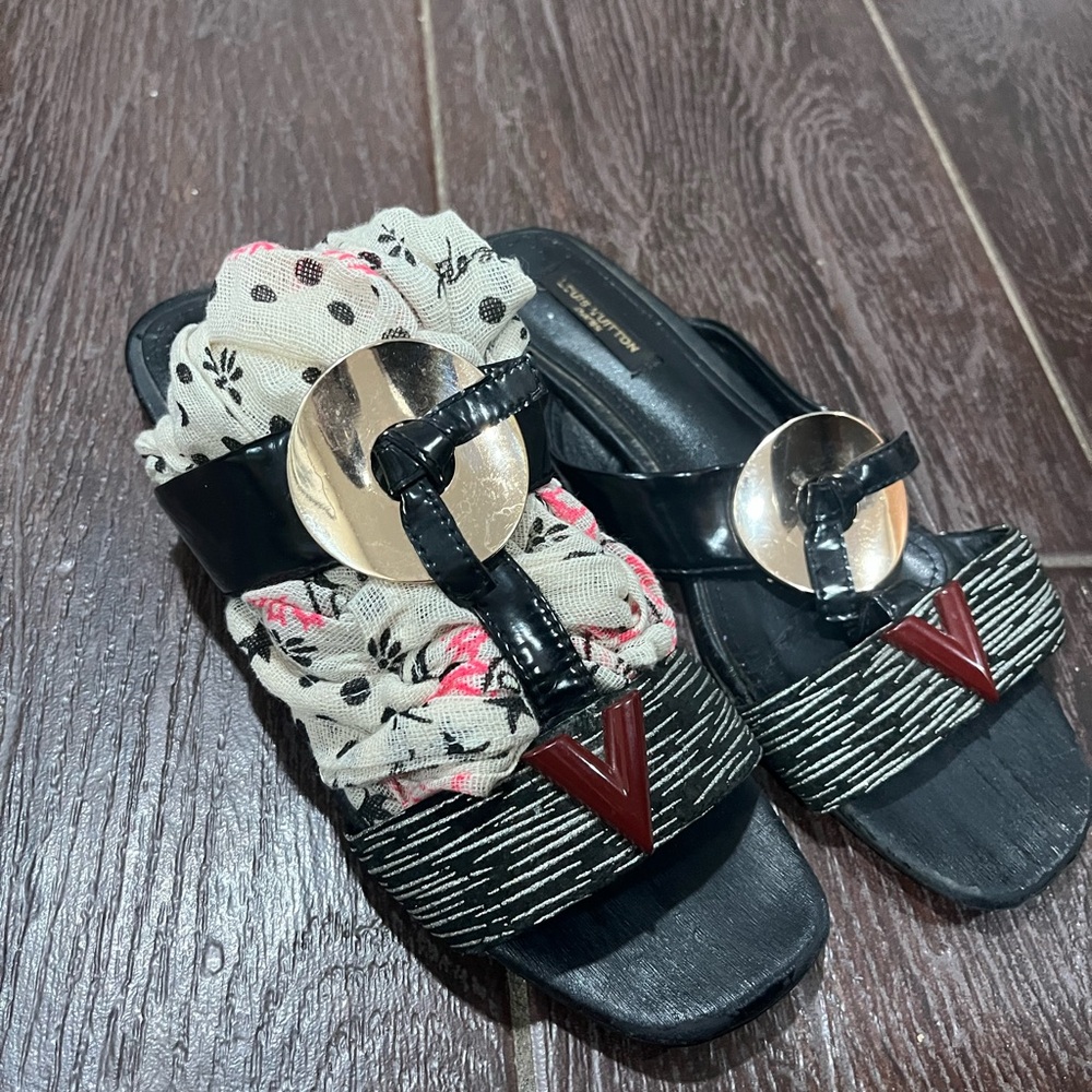 AUTHENTIC Louis Vuitton Paris sandals